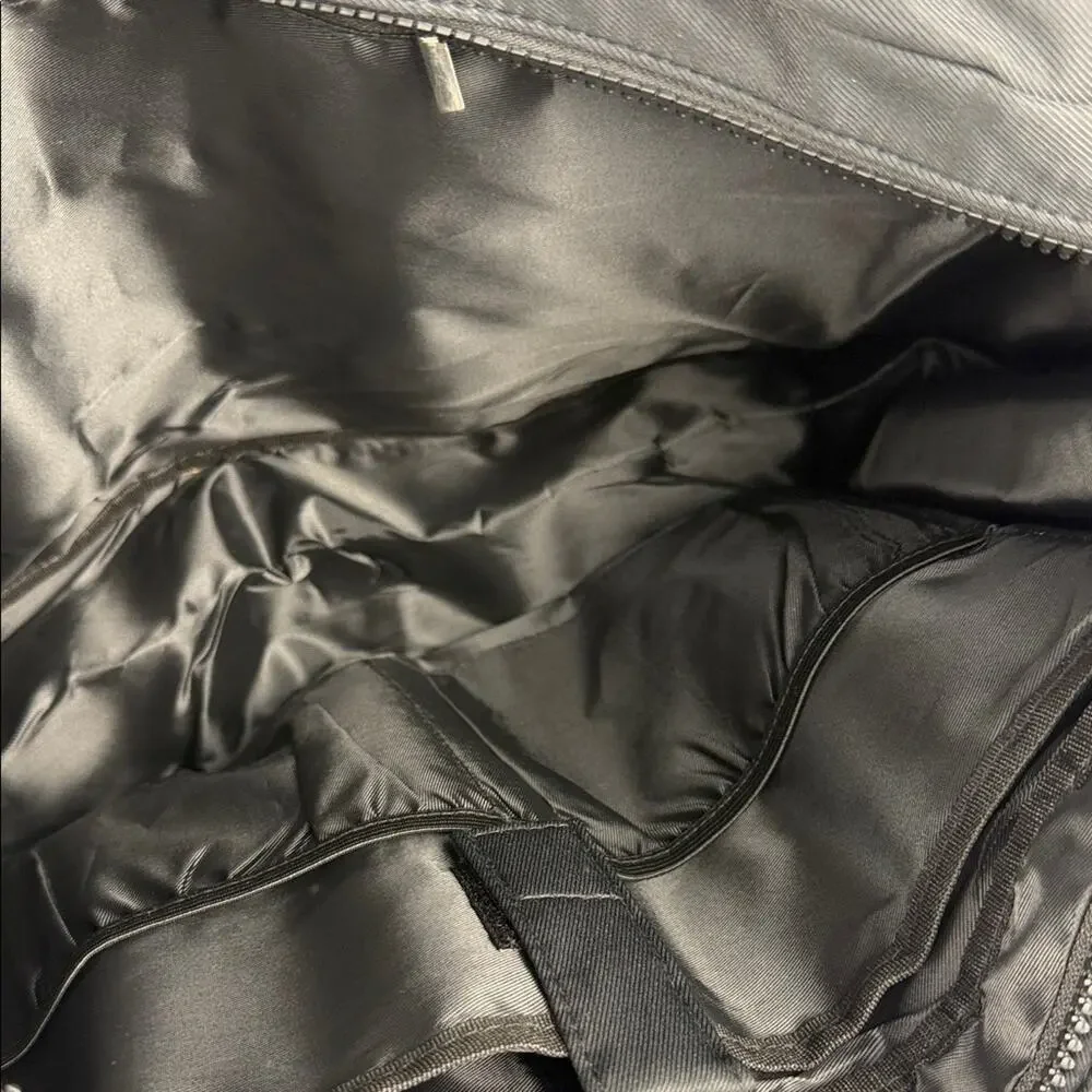 NWOT Black Tote Bag with top zipper travel bag